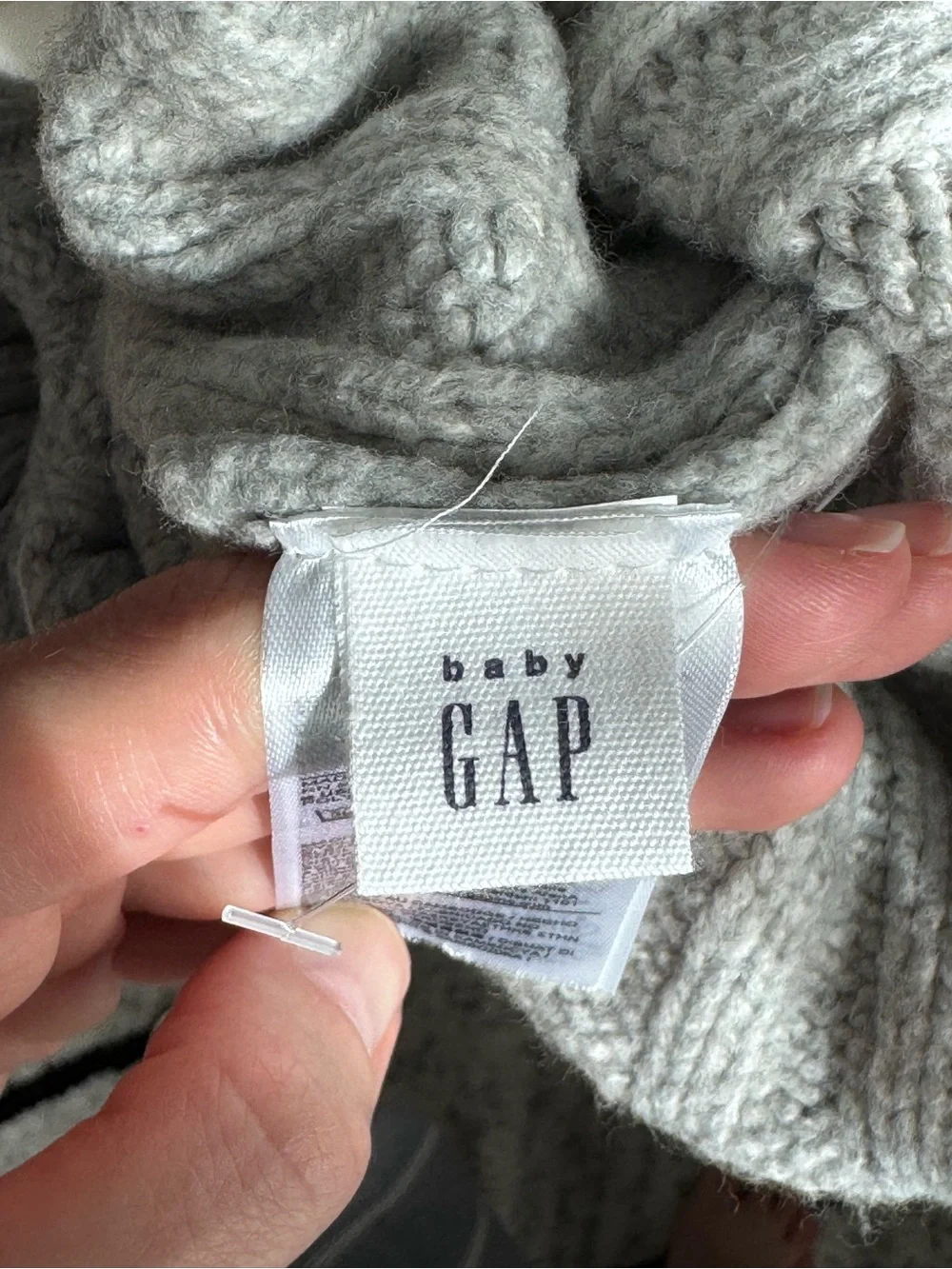 GAP Gray Ribbed Knit Beanie and Mittens Set